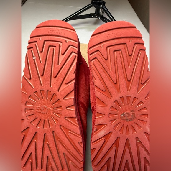 UGG MEN'S NEUMEL SUEDE SHEARLING LINED CHUKKA BOOTS RED Sz 9 - Picture 6 of 13